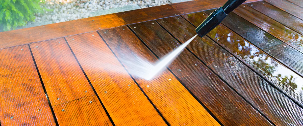 deck boards clenaing with power wash