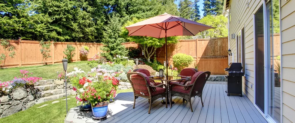 deck-with-patio-furniture
