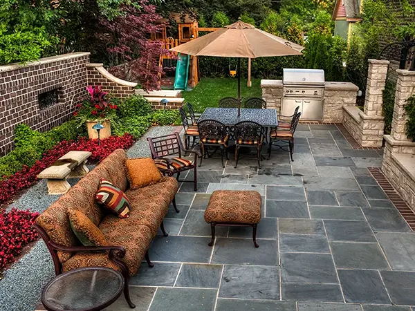 elegant-patio-with-stone