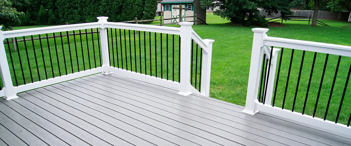 Metal rails with wood balustrade