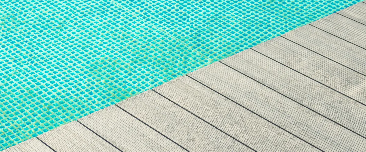 Composite Decking Near Pool 1.webp