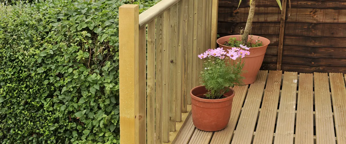 deck wood railing