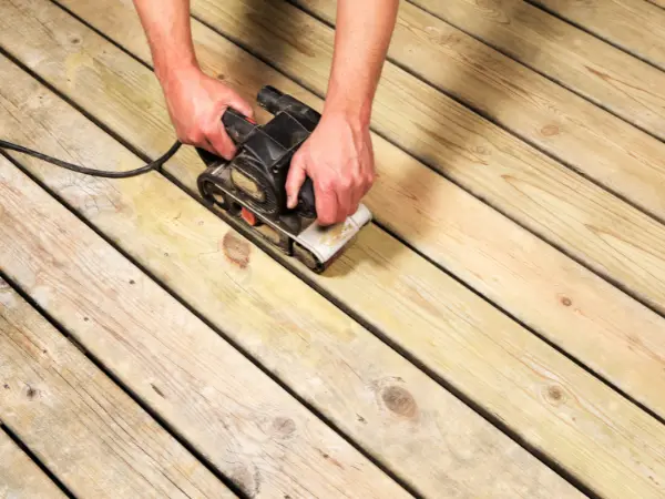 deck sanding